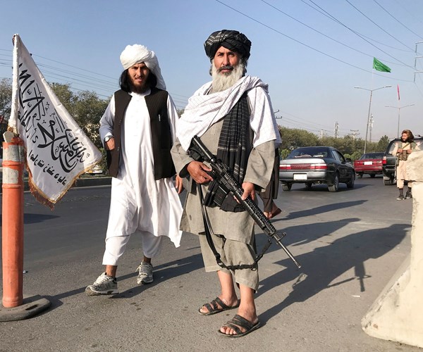 Taliban-krigere foran det afghanske indenrigsministerium 16. august 2021