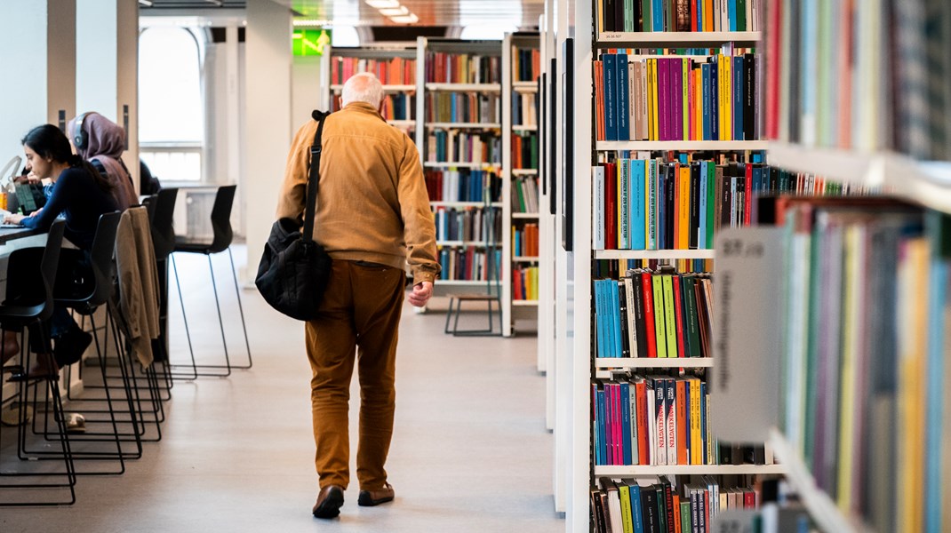 Vi er igen på vej ud af døren til fælles oplevelser, men på museer og biblioteker er man ikke oppe på samme niveau som før pandemien, skriver Niels Frid-Nielsen.