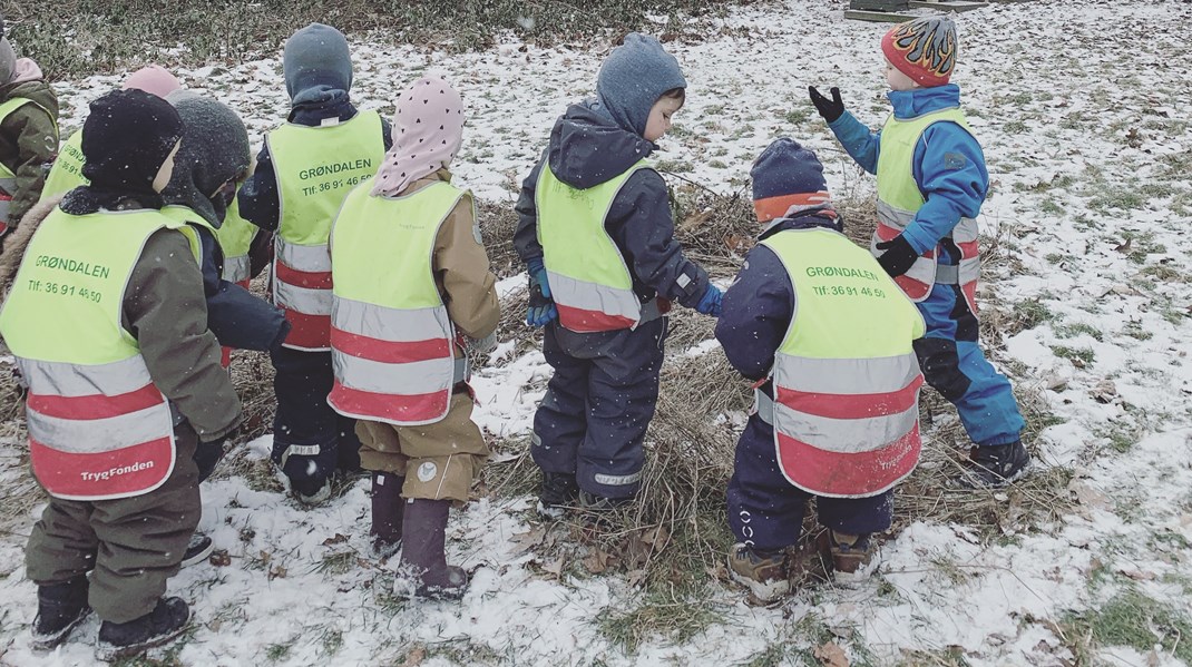 De Glade Rødder skal alligevel ikke lukke, efter Børne- og Ungeudvalget i Københavns Kommune alligevel har fundet 375.000 kroner til skolehaven.