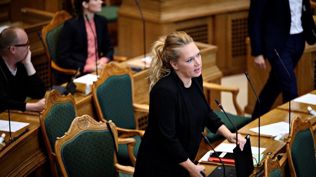 Lisbeth Bech-Nielsen fra SF er én ud af bare tre kvinder i Finansudvalget. 