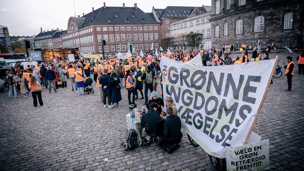 Unge er frontkæmpere for store samfundsforandringer, og når man eksempelvis ser på klima, men også uddannelsespolitik og ligestilling, kan vi takke de unge for, at de emner er kommet i top på den politiske dagsorden, skriver Nyt Europa. 