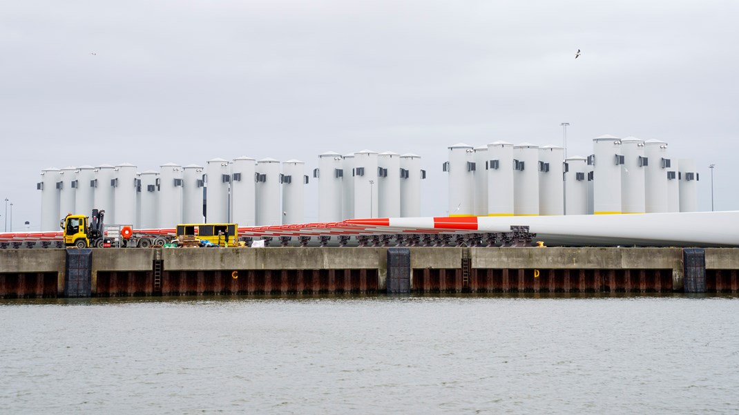 Ikke
mindst den store danske satsning på havvindmølleparker kræver plads på havnene. Elementerne
til havvindmøller bliver stadigt længere, tungere og mere omfangsrige, skriver Danske Havnes direktør.