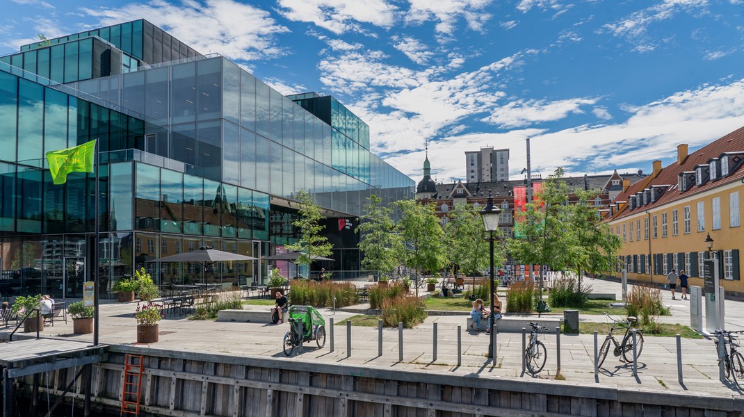 Arkitekter, bygherrer og myndigheder i Tyskland, Norge, Sverige, Finland og Holland har indset, at der bør bygges i en mere klassisk stil. I Danmark er der også tegn på nybrud, skriver Jep Loft.