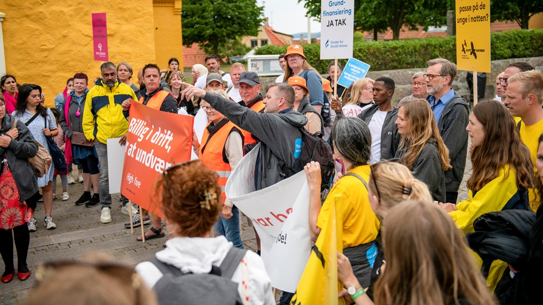 Frivillige sociale organisationer spiller en stadig stigende rolle inden for løsning af velfærdsproblematikker, særligt for udsatte grupper, og både frivillige selv og andre har indgående viden om deres egne og målgruppens vilkår. Men set på tværs af det at rekruttere frivillige findes der en række fællestræk - og hvad er egentlig det? Test dig selv og din viden ved at holde den op mod (nogle af) resultaterne af en ny, stor undersøgelse, som forskere på Aalborg Universitet netop har lavet. Arkivfoto.