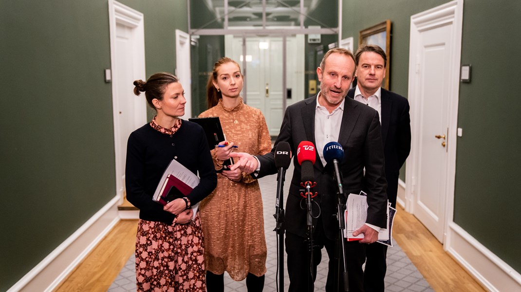 #dkpol: Nu er Radikale gået solo på bededag