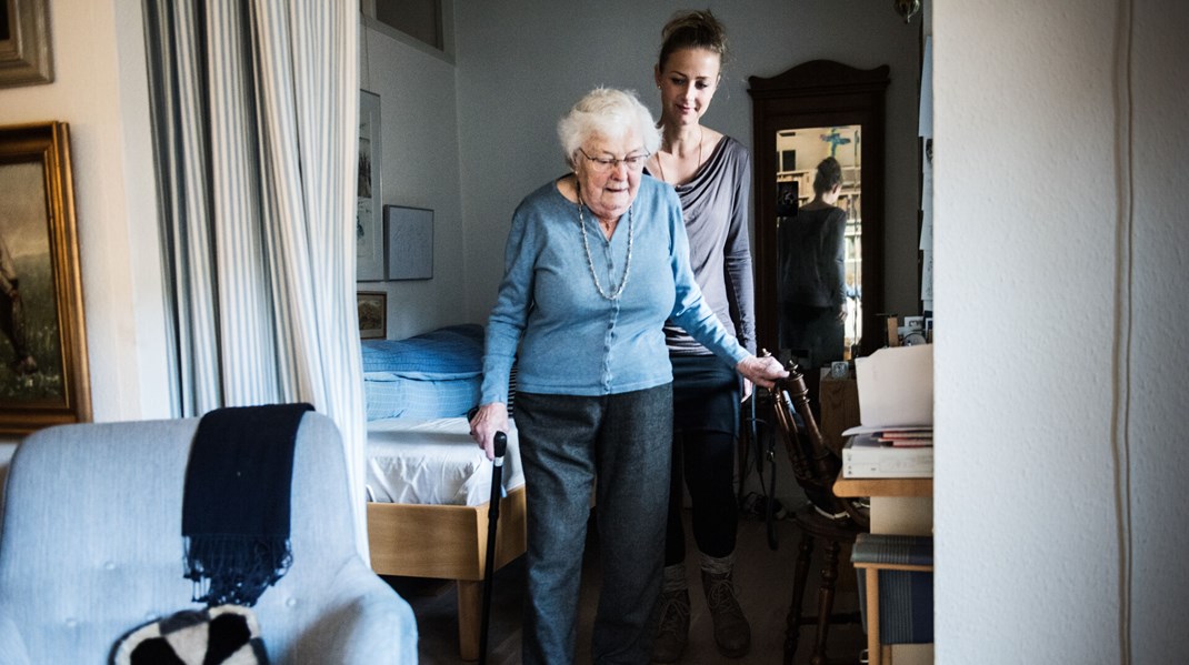 Trods flere ældre skærer hver tredje kommune på ældreplejen