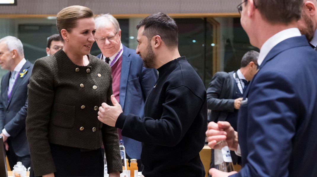 Statsminister Mette Frederiksen (S) og de andre EU-landes ledere fik torsdag besøg af præsidenten for det krigshærgede Ukraine, Volodymyr Zelenskyj.