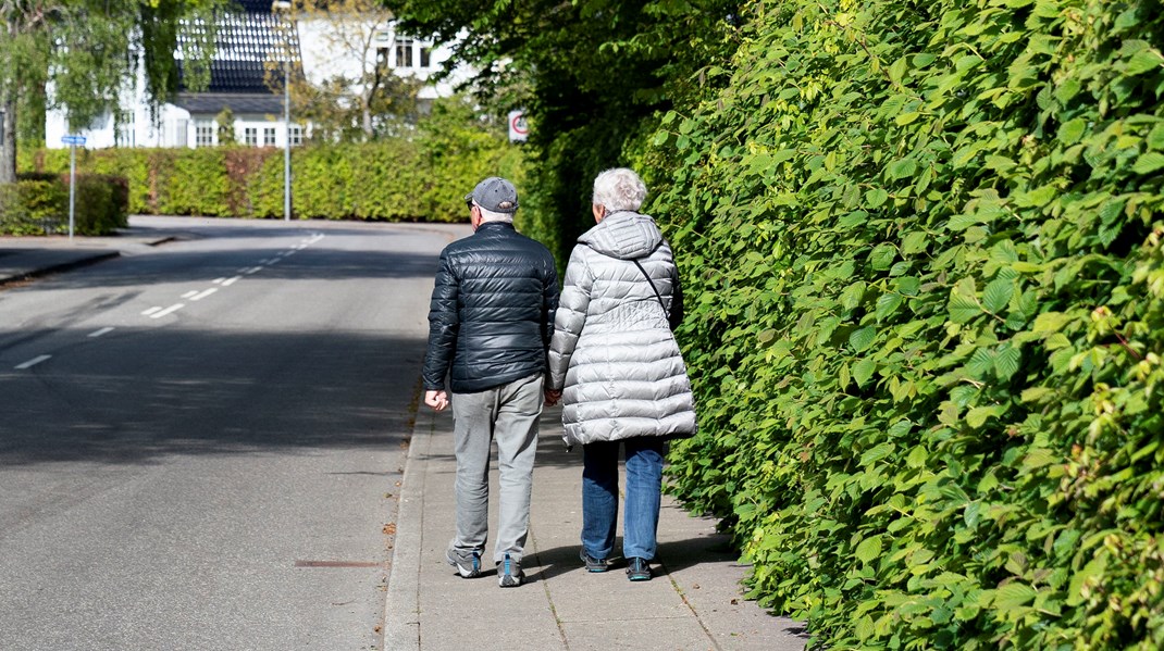 Pensioner som folkepension stiger, når lønningerne stiger. Reguleringen sker dog med to års forsinkelse. Det vil ældreorganisationen Faglige Seniorer have lavet om på.