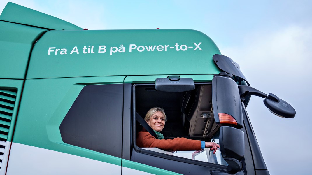 Mere brændstof til Power-to-X i form af tilskud fra Innovationsfonden. Her ses den forhenværende transportminister Trine Bramsen i marts 2022, da Europas første Power-to-X lastbil var kommet til Danmark. 