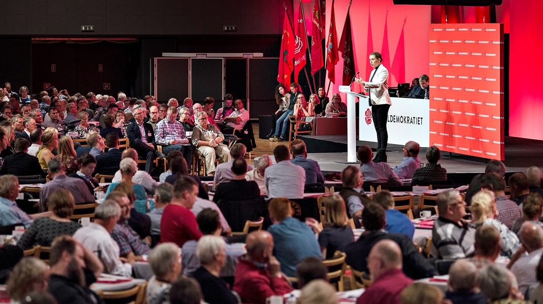 Store dele af fagbevægelsen har en historisk tradition for et tæt samarbejde med Socialdemokratiet. Denne magtposition er fundamentalt ændret med flertalsregeringen henover midten, skriver Anders Bondo Christensen.