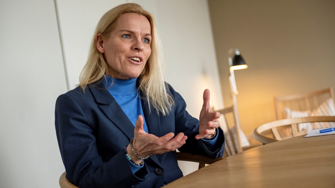 Ældreminister Mette Kierkgaard (M) har brugt en del af sin første tid som ældreminister på få nøjere indsigt i de præcise betoninger af de ting, som SVM-regeringens partiledere har skrevet ind i det fælles regeringsgrundlag på ældreområdet.