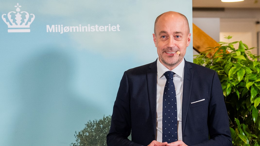 Magnus Heunicke skal løse større kriser som miljøminister, end han gjorde som sundhedsminister, skriver Carl Valentin. 