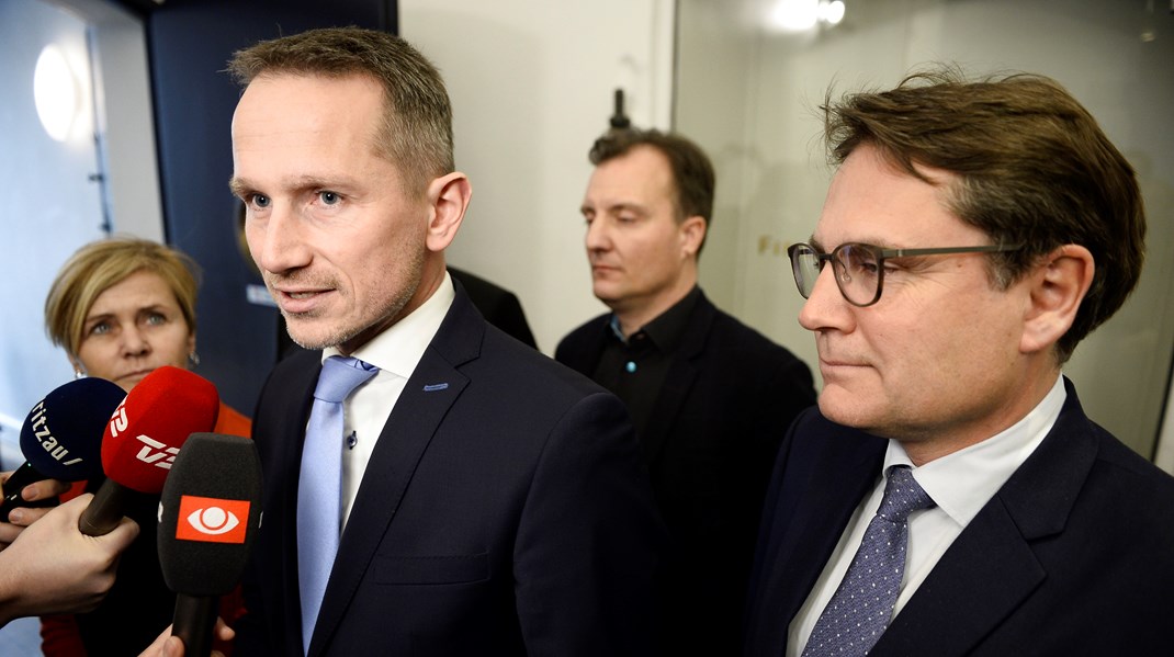 Kristian Jensen (til venstre) og Brian Mikkelsen (til højre) har været vant til at samarbejde fra deres fælles fortid på Slotsholmen. Her er i 2016, hvor Kristian Jensen var finansminister og Brian Mikkelsen var erhvervsminister. Arkivfoto. 