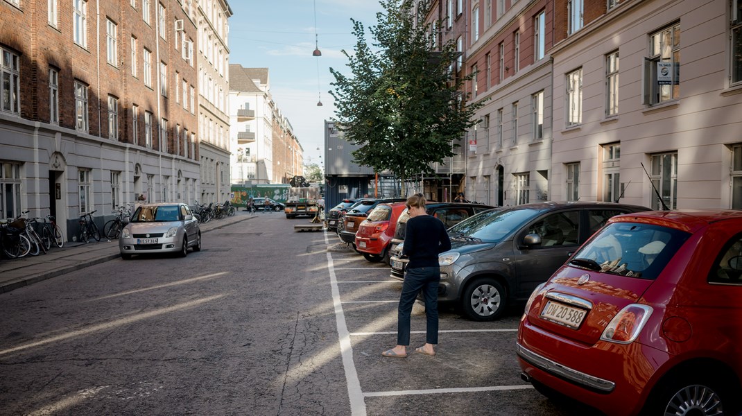 I dag er det gratis at parkere i København på søndage. Den regel vil flere partier på rådhuset nu afskaffe. 