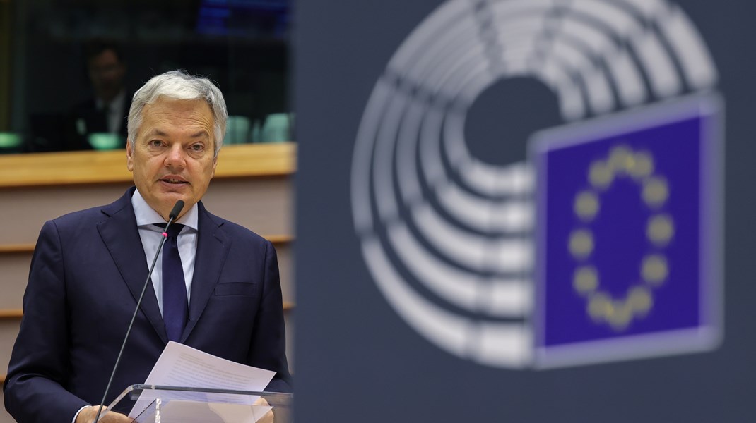 EU-Kommissionen med Didier Reynders i spidsen har foreslået en række nye regler, der skal beskytte det europæiske markeds forbrugere mod greenwashing. 