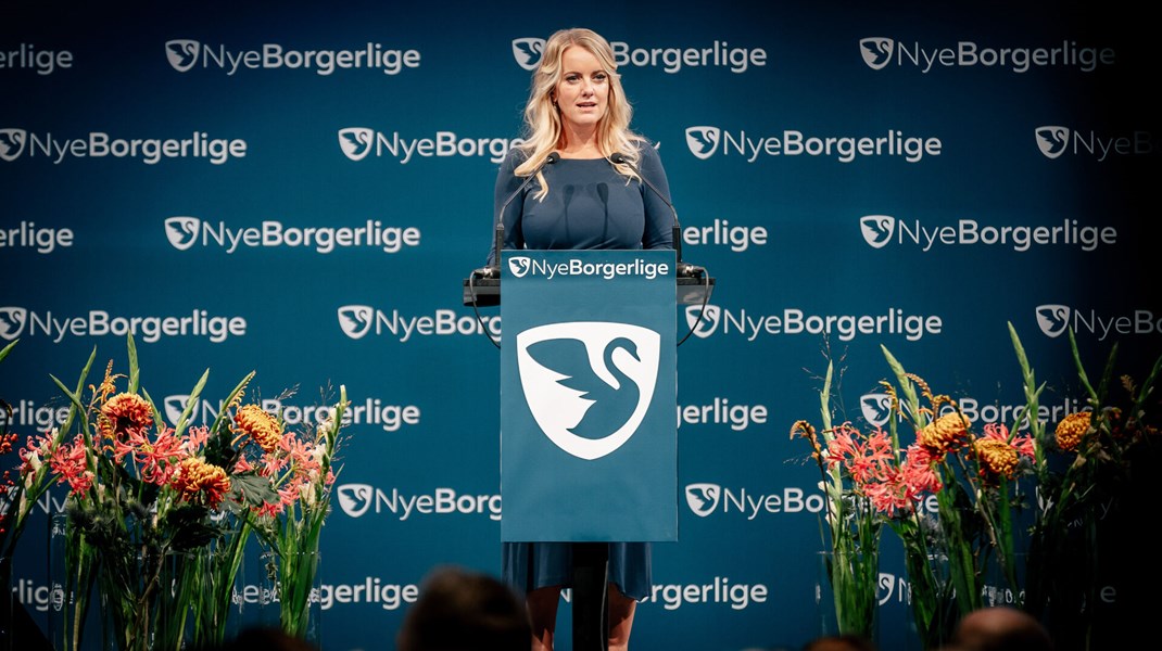 Meget er sket, siden Nye Borgerlige holdt årsmøde i november 2022. Her ses Pernille Vermund på talerstolen. 