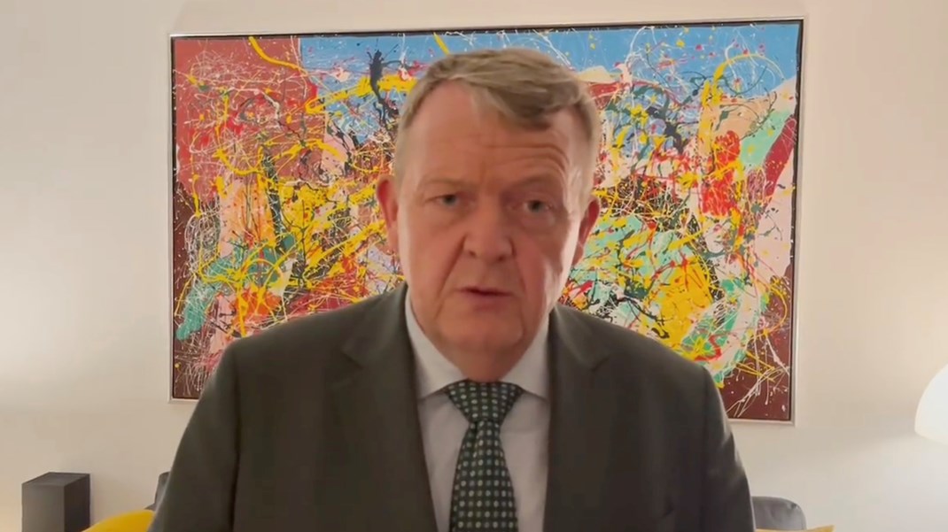 Sådan så det ud, da Lars Løkke Rasmussen natten mellem mandag og tirsdag lagde en video op på Facebook om Jon Stephensens beskeder til en ung partifælle