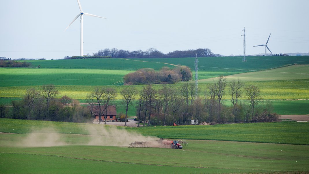 Biolog: Vi ved bekymrende lidt om, hvordan pesticider og gylle påvirker biodiversiteten