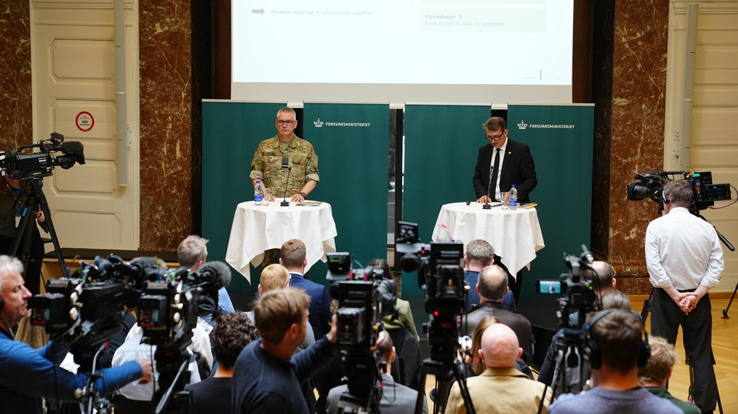 Minister: Vi har kollektivt svigtet Forsvaret