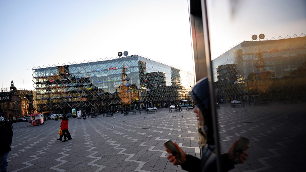 I dag går flere virksomheder end tidligere til deres erhvervsorganisation, når de ønsker at påvirke politiske sager, skriver Anne Skorkjær Binderkrantz og Peter Munk Christiansen.