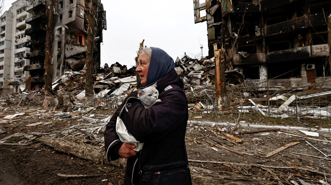 Mange medieforbrugere er trætte af, at nyhederne fokuserer på krig, katastrofer og konflikt. Krigen i Ukraine bliver eksempelvis grundigt dækket dagligt, selvom der reelt for os i Danmark ikke er noget nyt at berette, skriver Søren Søndergaard.