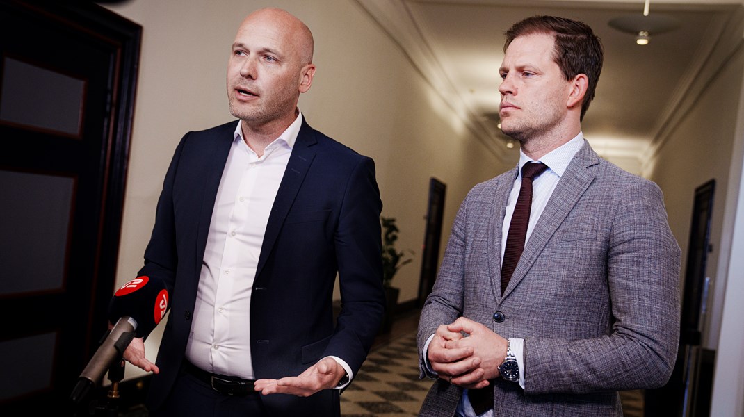 Danske Regioner Anders Kühnau (S) og Mads Duedal (V) fik ikke så mange penge som ønsket i 2024 forhandlet hjem til regionerne. 