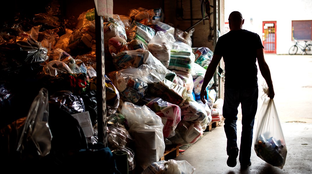 Tekstilaffald er det nye plastik: Nu skal vi sortere, men vi ved ikke, hvad vi skal gøre med det