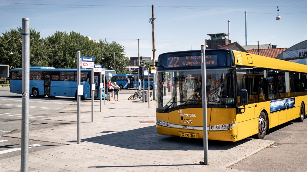 Hvis vi lader os forblænde af diskussionerne om fremtidens kollektive transport, så glemmer vi at holde hånden under det eksisterende. Det, mener jeg, vil være en fejltagelse, hvis man ønsker et land, hvor det er muligt at bo, leve og arbejde i alle dele af landet, skriver Steffen H. Damsgaard.