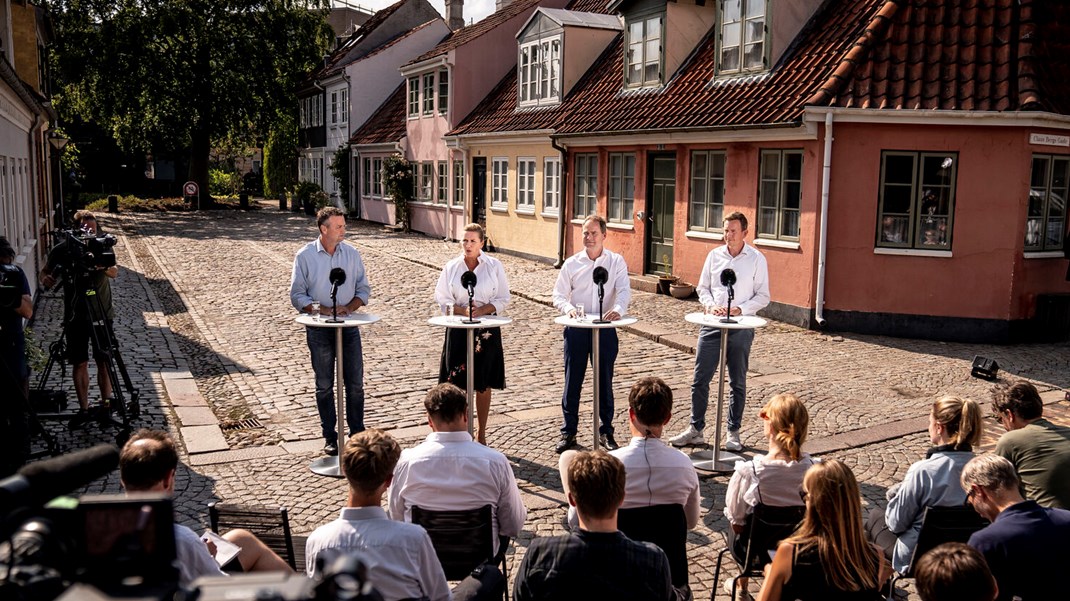 Her holder partierne sommergruppemøde