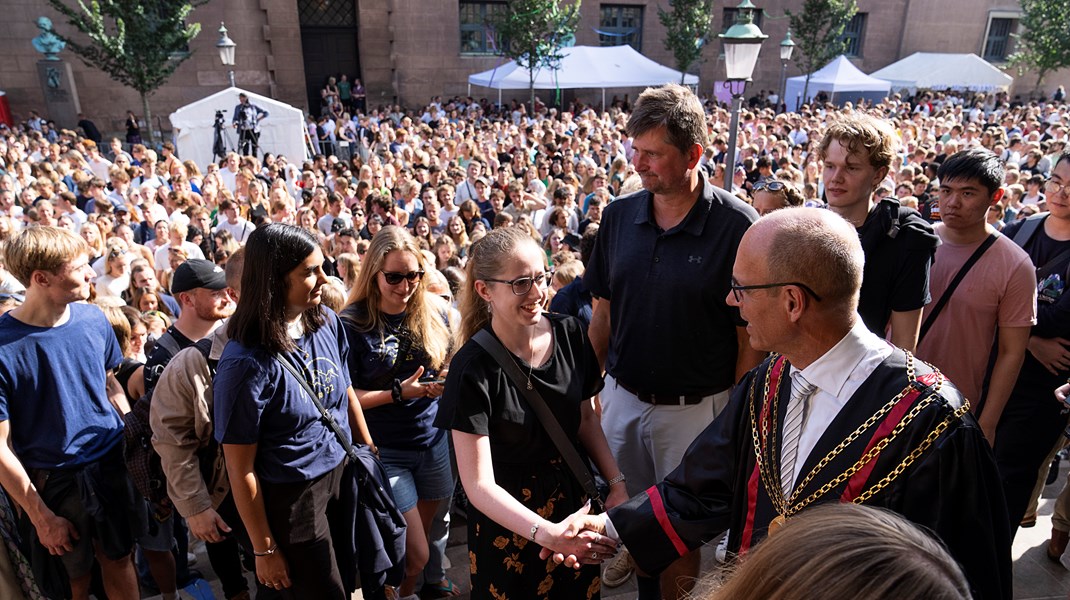 Rektor Henrik C. Wegener siger velkommen til nye studerende på Københavns Universitet i 2022. 