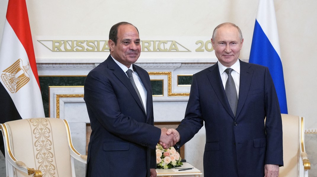 Ruslands præsident Vladimir Putin mødes med den egyptiske præsident Abdel Fattah al-Sisi 26 juli forud for afholdelsen af det andet Rusland-Afrika topmøde i Sankt Petersborg. 