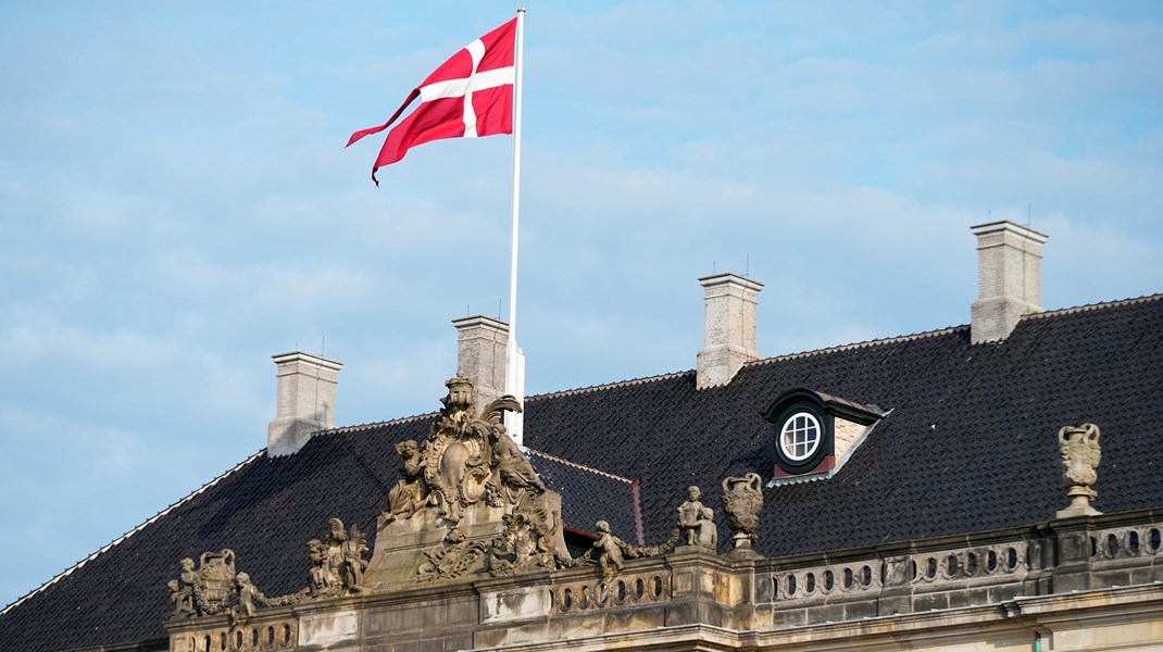 Fem overlæger er blevet tildelt ridderkorset af Dannebrogordenen i forskellige grader.