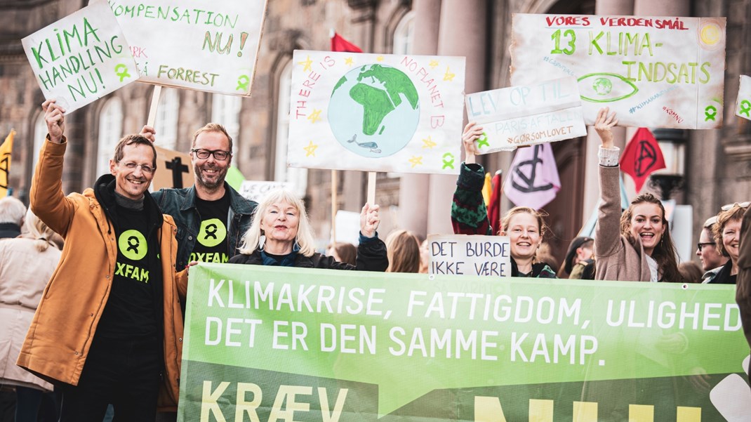 Oxfam Danmark er en af de mange ngo'er, som både søger at påvirke politik som her ved aktioner rettet mod den brede offentlighed, og direkte rettet mod beslutningstagere. Og har man den position er den kommende finanslovsproces et interessant studie i, hvor alvorligt SVM-regeringen mener hensigtserklæringen om at gå efter brede forlig. Det forklarer Laust Leth Gregersen, politisk chef i Oxfam Danmark.