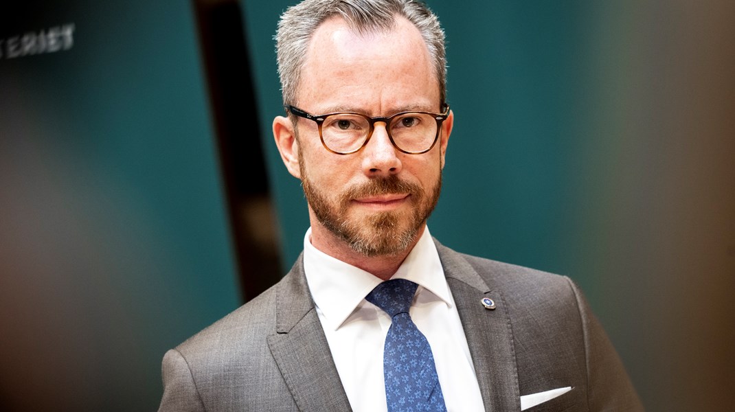 Det bliver svært for Ellemann i Økonomiministeriet, så længe han ikke er de facto statsminister