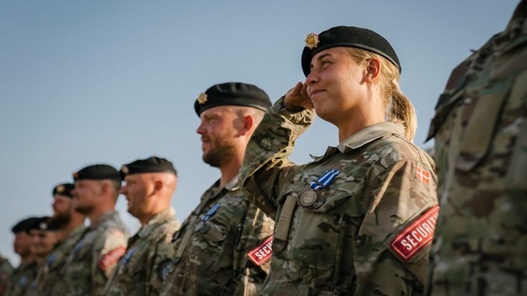 Vores kvindelige soldater og veteraner, der nogle gange kæmper lidt ekstra end deres mandlige kollegaer, fortjener i anledning af flagdag 5. september et ekstra tak for deres indsats, skriver Karen Philippa Larsen.