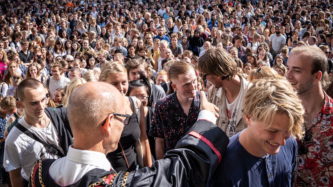 Når studierne starter op i disse uger, er mange studerende nødt til at acceptere en urimelig høj leje eller nogle groteske vilkår. Eller begge dele. Det er ganske enkelt ikke godt nok, skriver Laura Rosenvinge og Marcus Vesterager.