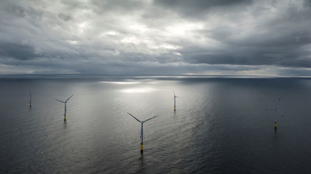 Den sorte Ørsted-dag var blot endnu et varsel om krisen i havvindbranchen. Udviklere forsøger febrilsk at genforhandle eller helt forlade havvindkontrakter, skriver Jeppe Thode.