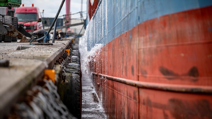 Der kommer et behov for dybere sejlrender, når større skibe skal ind i havnen i fremtiden, lyder det fra Kristian Thulesen Dahl.