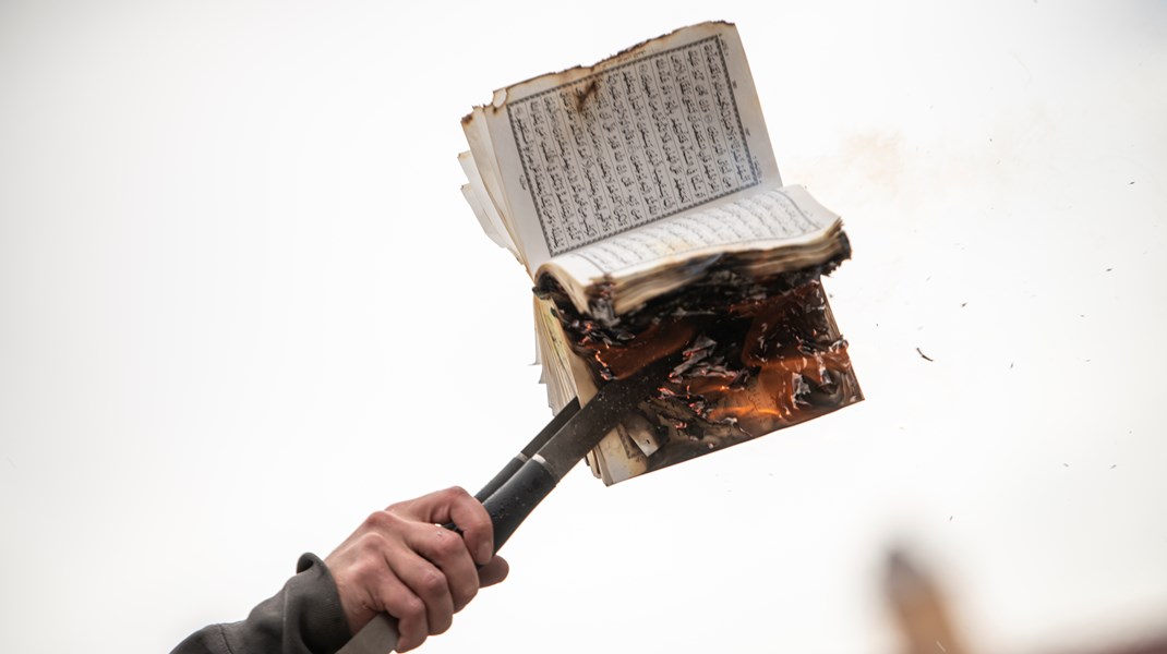 På Radikale Venstres landsmøde stemte 161 personer for og 97 personer imod et forslag om, at Radikale Skal droppe støtten til regeringens forslag om at forbyde afbrænding af koraner og andre religiøse symboler. 