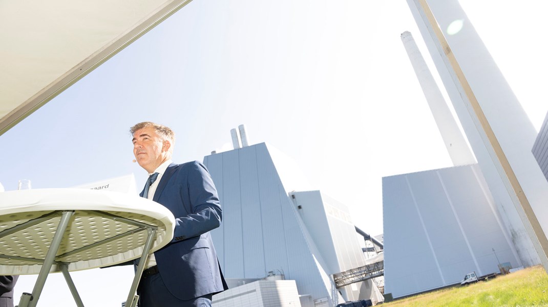 Klimaminister Lars Aagaard (M) ved Avedøreværket, der i fremtiden skal fange CO2 og sende til lagring i Norges del af Nordsøen. En ny aftale om CO2-fangst og lagring (CCS) skal gerne bane vejen for lagring i dansk undergrund.