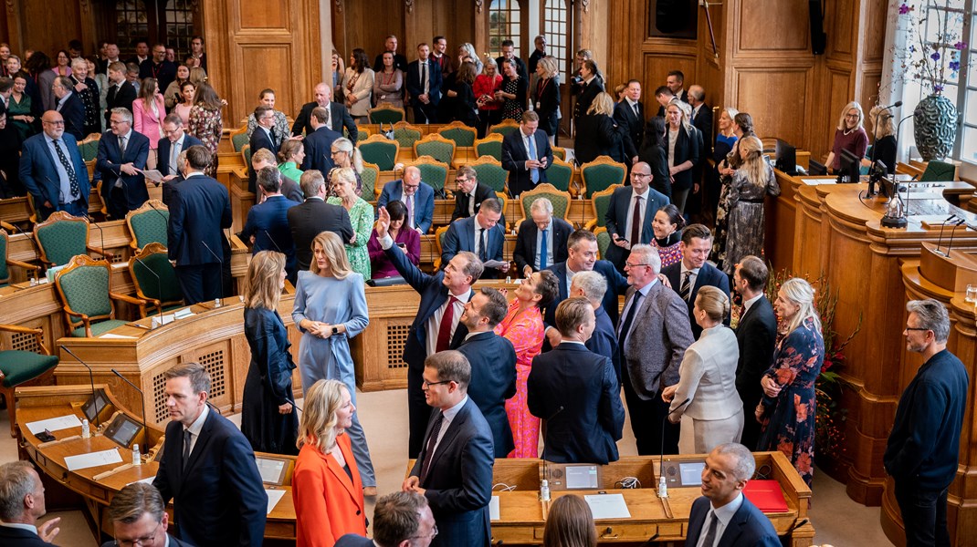 Tirsdag åbner Folketinget og torsdag skal politikerne ud i den traditionsrige og tyndslidende åbningsdebat. 