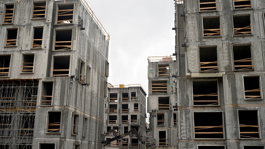 At stille krav til materialer er et stort skridt i den rigtige retning, men en lige så væsentlig faktor er bygningers energieffektivitet, skriver Palle Thomsen.