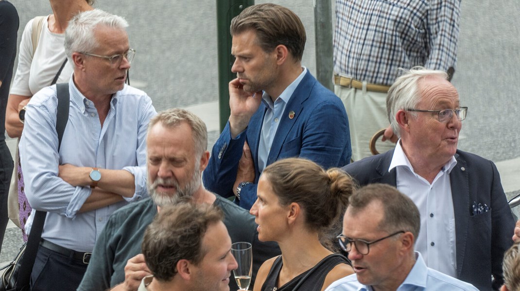 Frederiksbergs borgmester Michael Vindfeldt (S) (i midten red.) står for andet år i træk i spidsen for et budget med en markant skattestigning uden tilladelse fra staten.