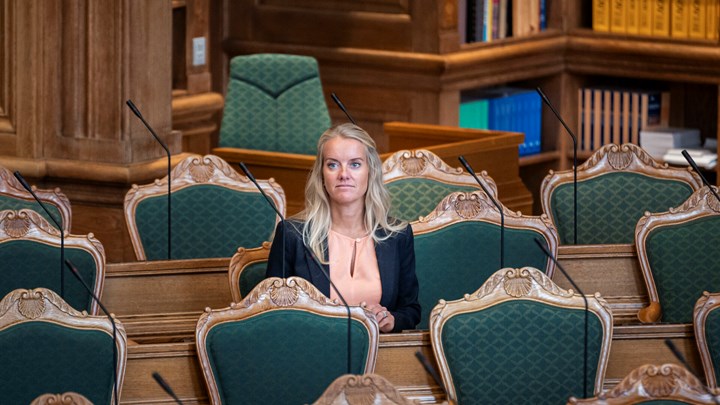 Pernille Vermund bliver løsgænger, indtil hun har fundet et nyt parti at melde sig ind i.