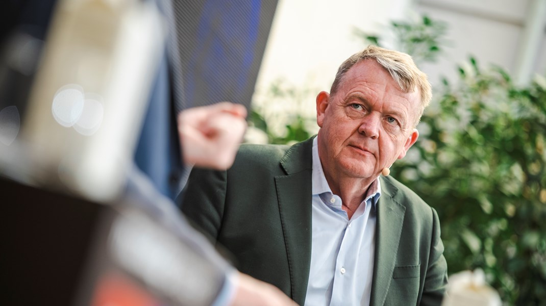 Udenrigsminister Lars Løkke Rasmussen lagde i foråret op til et paradigmeskifte i dansk udenrigspolitik, men vi venter på handling bag ordene, skriver Marie Gad.