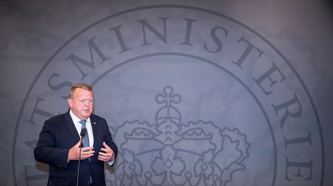 I sin tid som taleskriver i Statsministeriet skrev Caspar Strand blandt andet taler for forhenværende statsminister og nuværende udenrigsminister Lars Løkke Rasmussen.