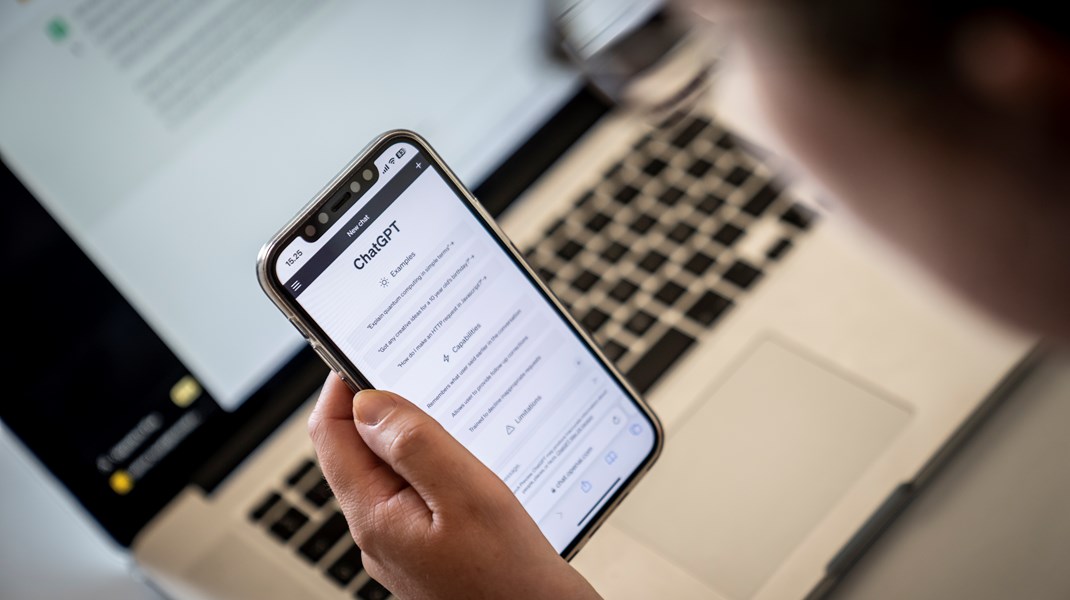 Blandt andre Erhvervsministeriet og Klima-, Energi- og Forsyningsministeriet har lavet retningslinjer for deres medarbejderes brug af offentlige chatbots.