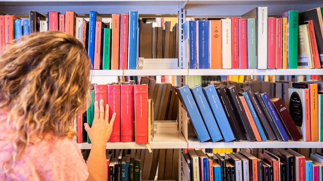 Folkebibliotekerne bliver hurtigt et sted for ”eliten” og børn med ressourcestærke forældre. Derfor er skolebibliotekerne essentielle at prioritere politisk, skriver Klaus Svensson.