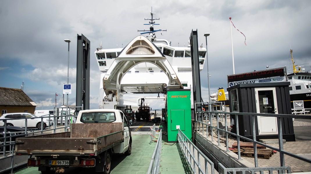 Transportminister Thomas Danielsen (V) spår ikke, at det vil kunne betale sig for ikke-øboer at køre privat taxakørsel, selvom der bliver mulighed for det. Samtidig mener han heller ikke, at man som fastboer eller turist bør frygte at blive befordret af tidligere straffede personer, hvis hans forslag til en ændring af taxiloven bliver til virkelighed.