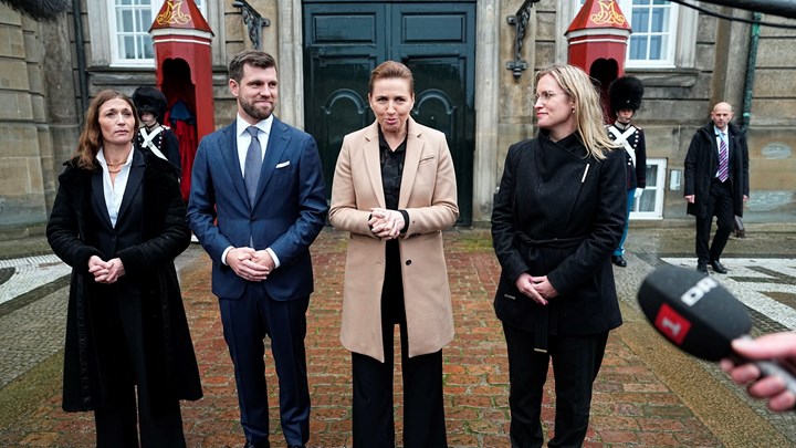 Statsminister Mette Frederiksen (S) kunne torsdag præsentere tre nye Venstre-ministre i sin regering. Morten Dahlin, Stephanie Lose og erhvervskvinden Mia Wagner indtræder nu på ministerholdet.